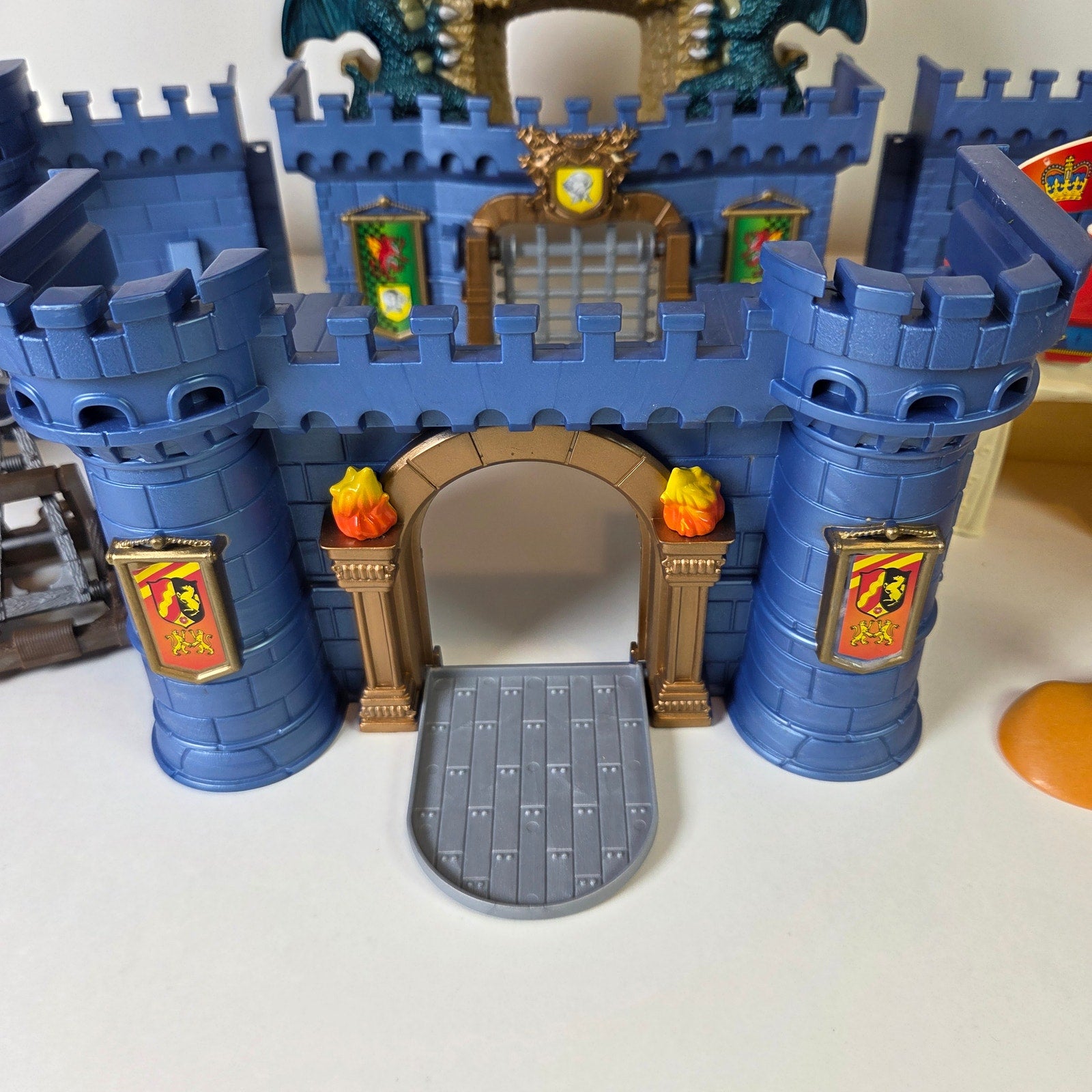 Keenway Medieval Castle Playset Lot w/ Dragons Sound Effects Battery Operated