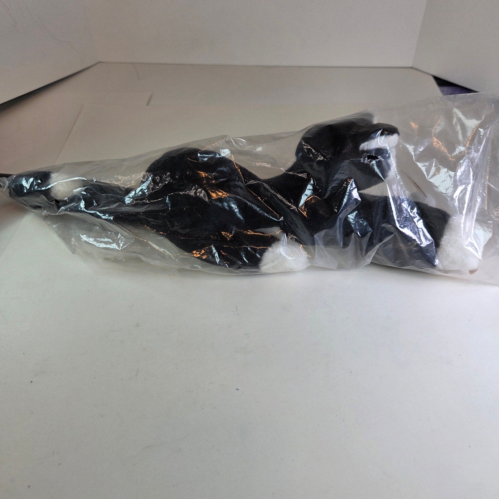 Black & White Cat Plush Novelty Back Scratcher – 16" Wooden Handle