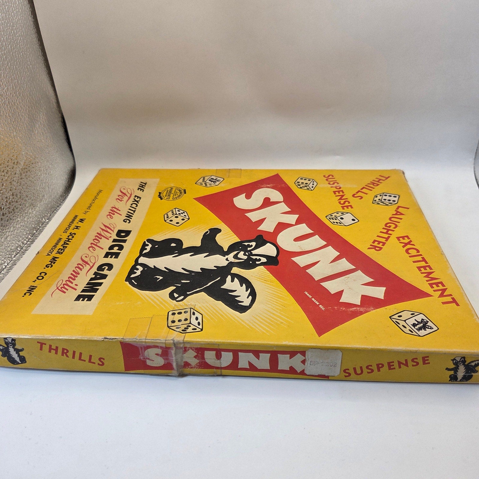 W.H. Schaper Skunk Dice Game 1953 Vintage Complete Set w Chips Dice Box