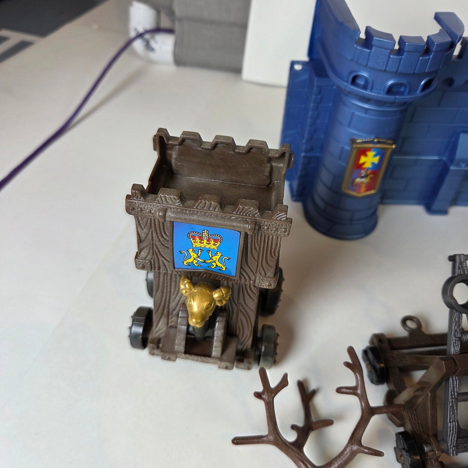 Keenway Medieval Castle Playset Lot w/ Dragons Sound Effects Battery Operated