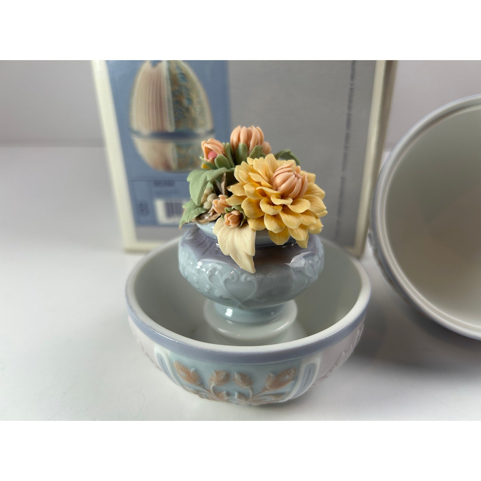 Lladró 06294 Fall Egg Porcelain Four Seasons Surprise Retired 2001 w/ Box