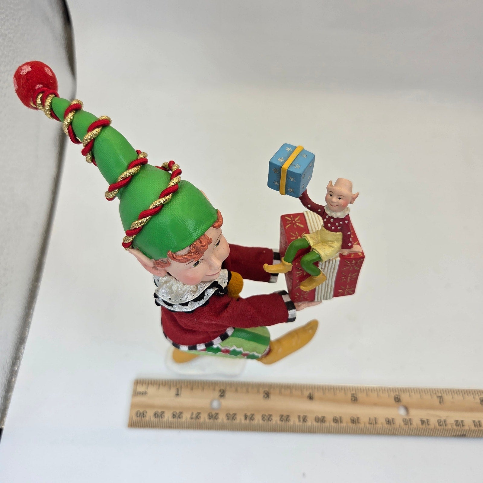 KSA Collectibles Christmas Elf Holding Gift Present Figurine Holiday Decor