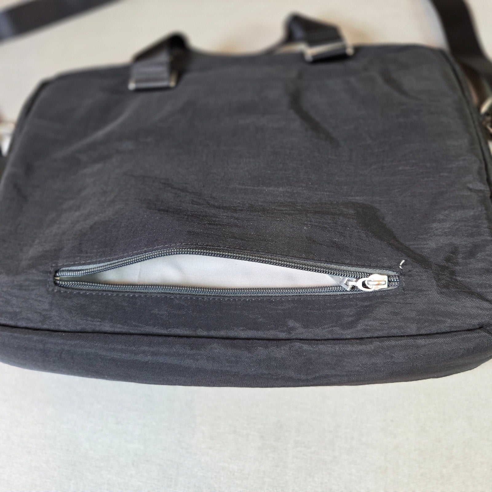 Baggallini Large Black Nylon Crossbody Laptop Travel Bag Organizer