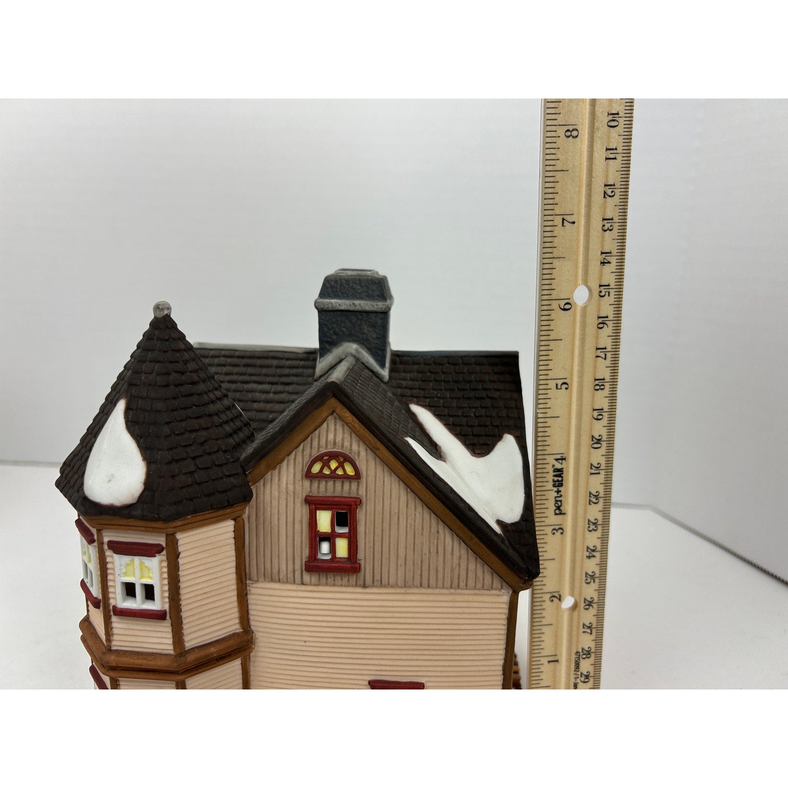 Dept 56 New England Village Thomas T. Julian House Lighted w/ Box