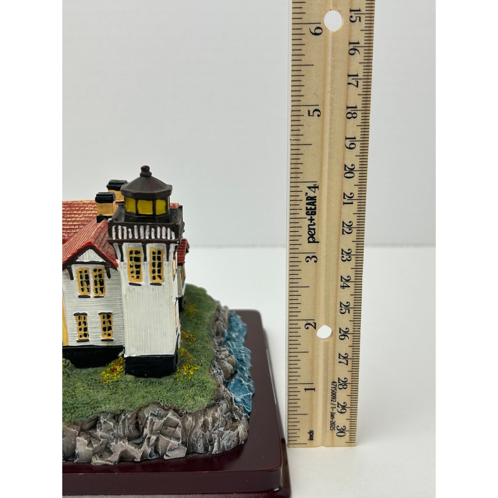 Oneida Studios Lighthouse Point Collection San Luis Obispo CA 1998 Figurine