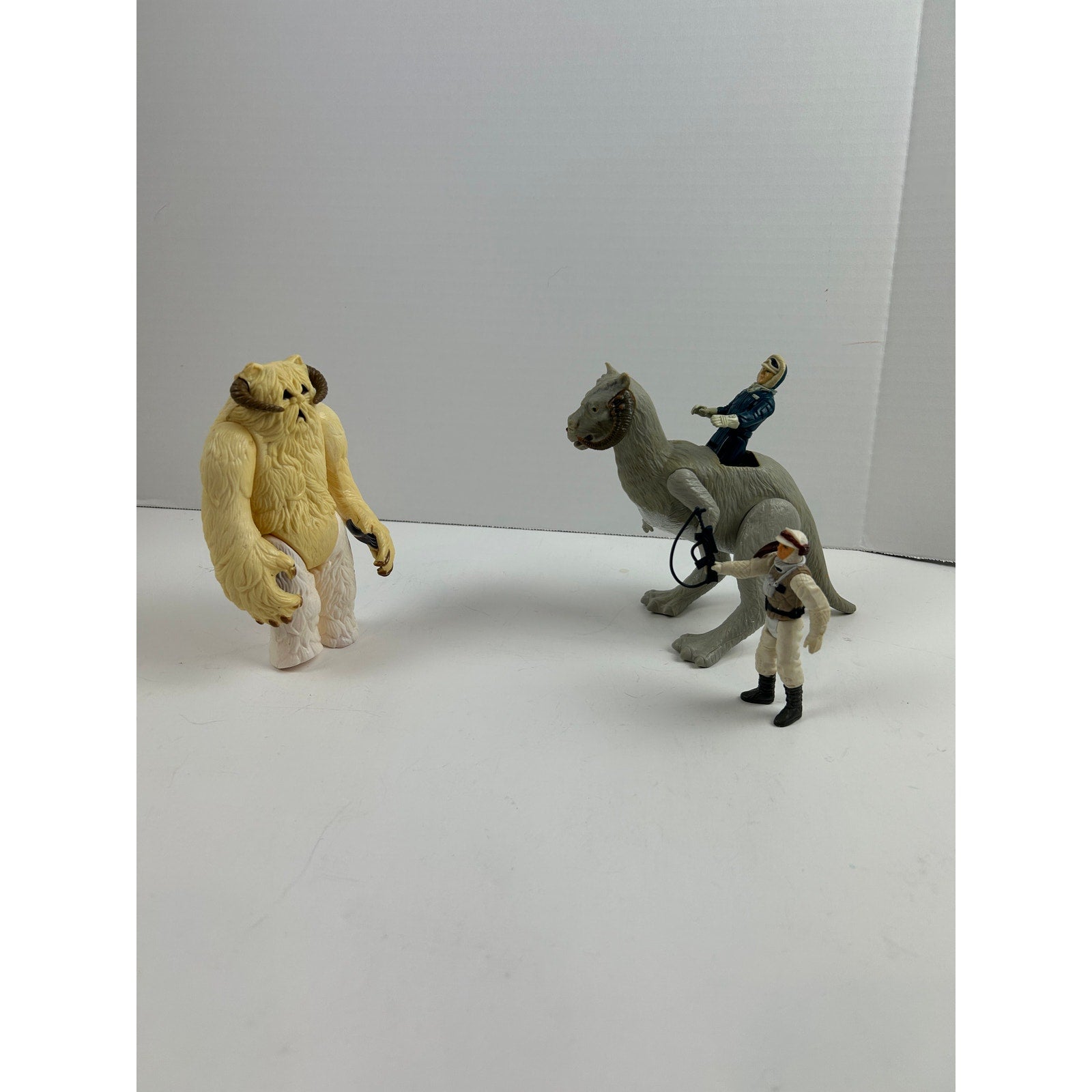 Vintage Kenner Star Wars Hoth Lot Wampa Tauntaun Luke & Han Solo 1980