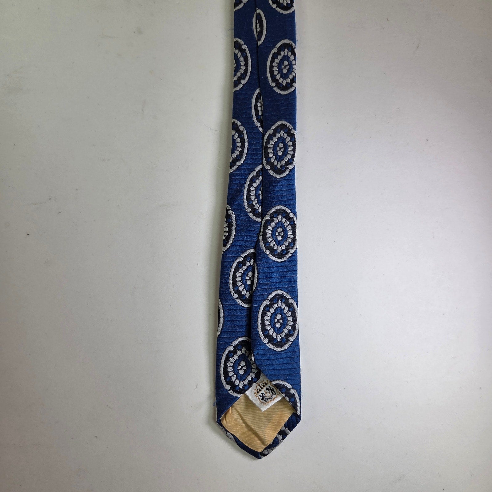 Vintage Dayton’s Blue Medallion Tie 4.25" Wide Polyester Retro Classic