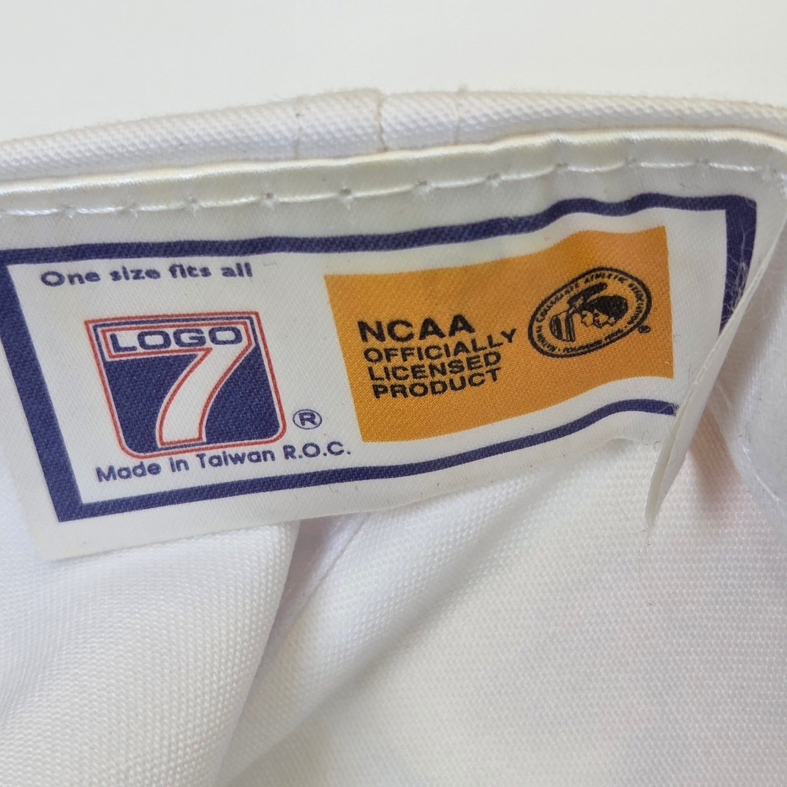 Logo 7 1997 NCAA Basketball Championship Hat OSFA MN Gophers Patches White