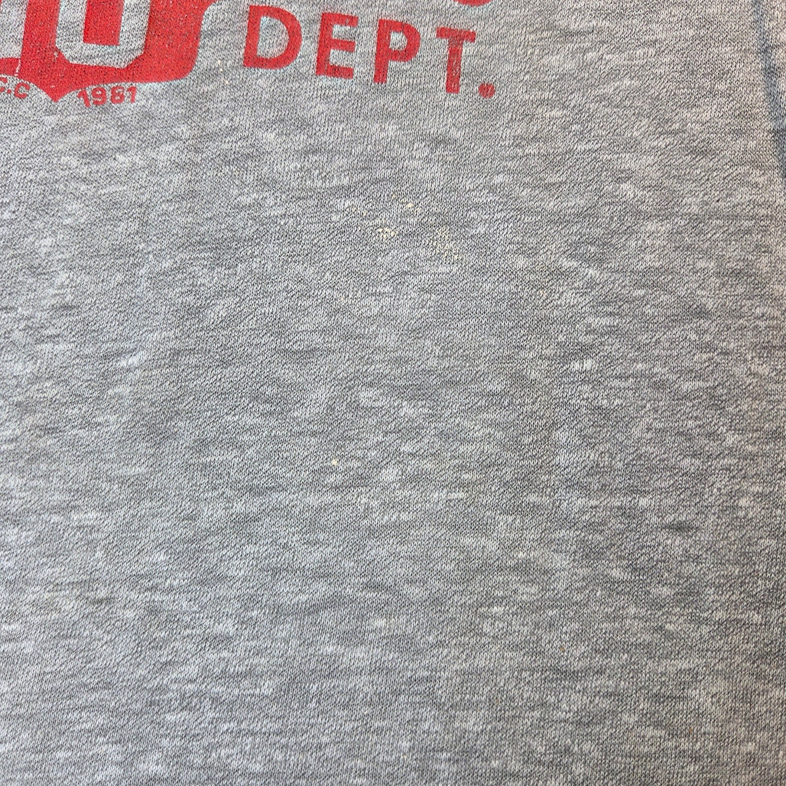 Schmidt Beer University 1981 Vintage Medallion USA T Shirt Medium Paint