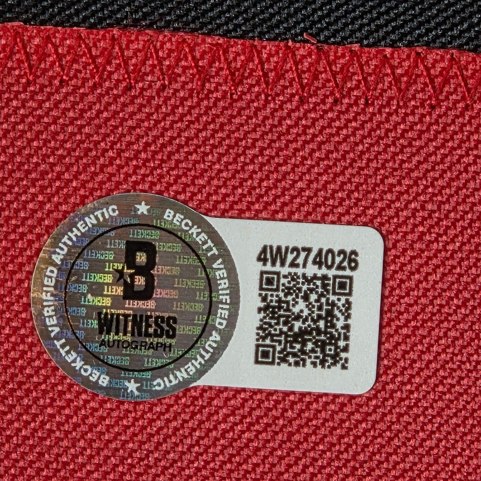 Joe Nieuwendyk Signed Devils Jersey HOF 11 Beckett Witness Auto