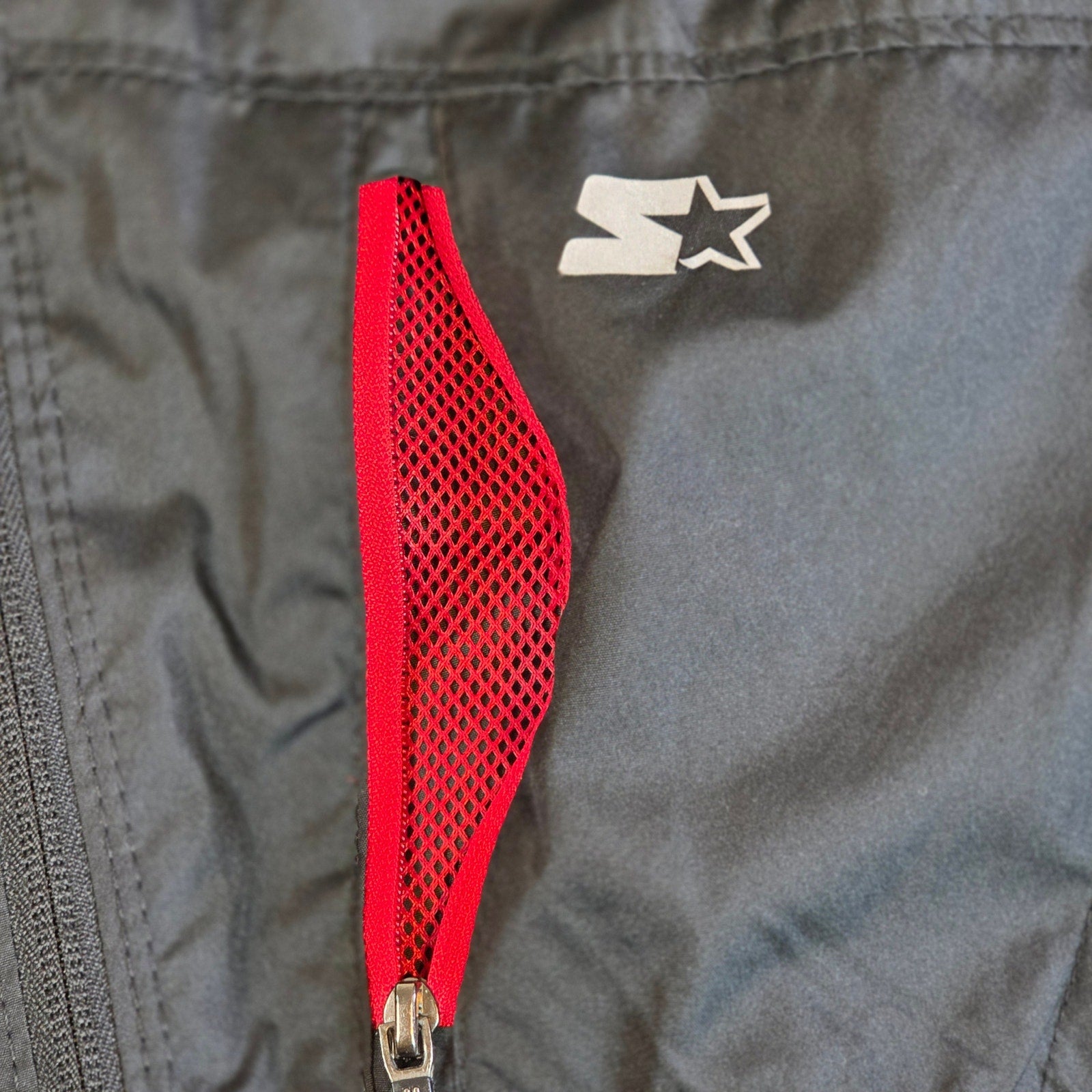 Starter Lightweight Windbreaker Jacket Gray Red Mesh L 42-44 Full Zip