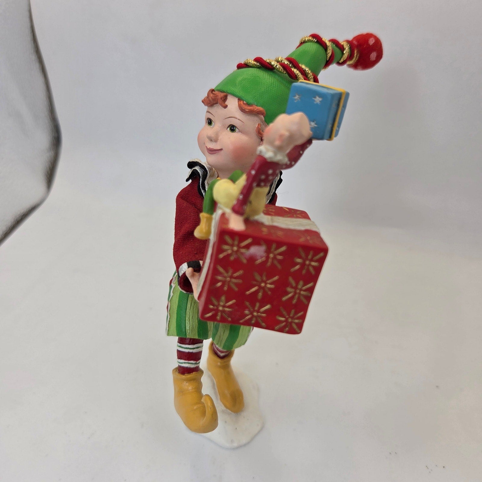 KSA Collectibles Christmas Elf Holding Gift Present Figurine Holiday Decor