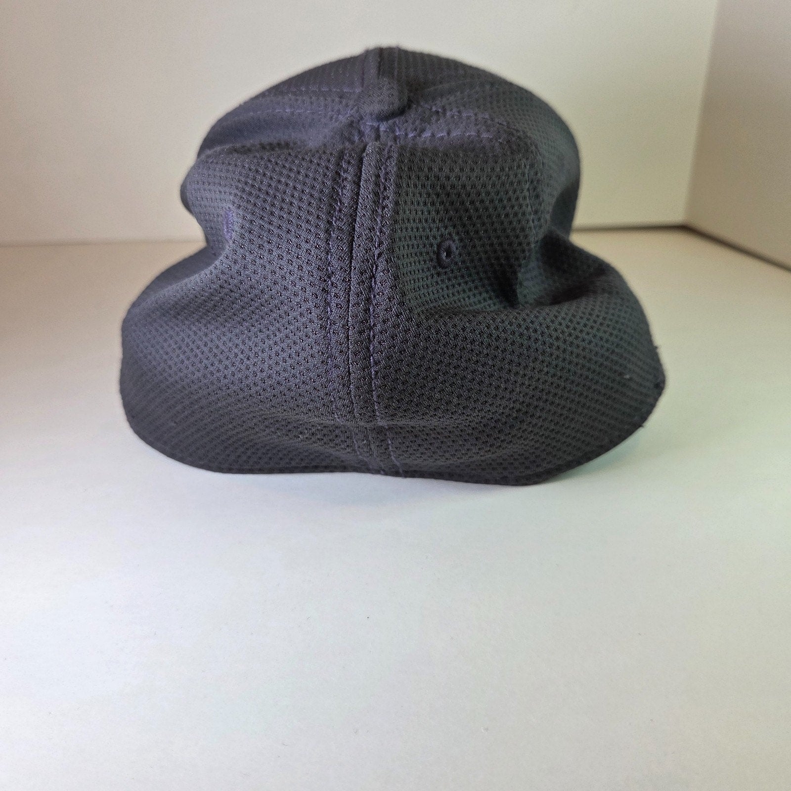 Wisconsin Badgers New Era 39THIRTY Fitted Hat Gray Mesh Size S/M Stretch Fit