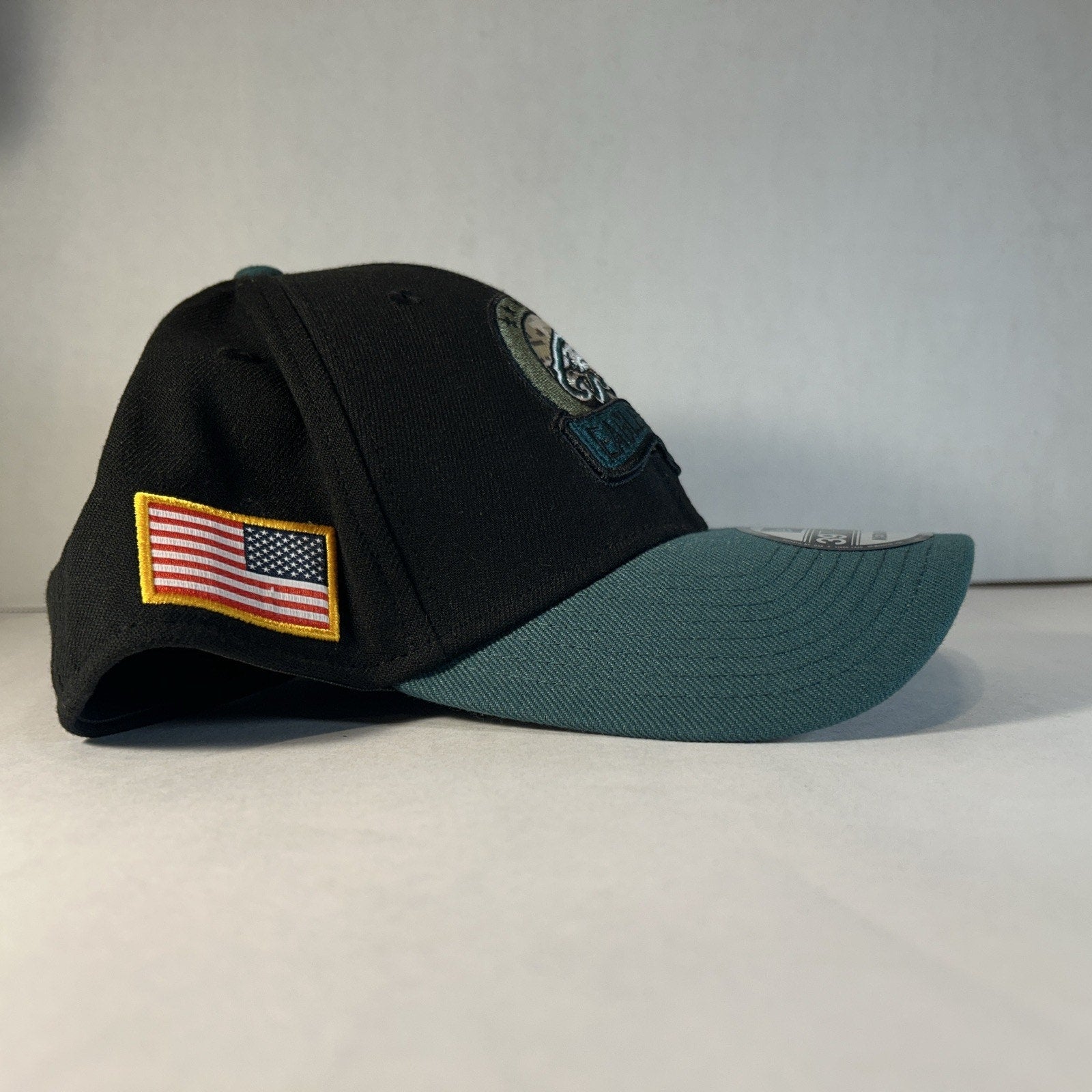 New Era Philadelphia Eagles 39THIRTY Salute to Service Hat M/L NWT