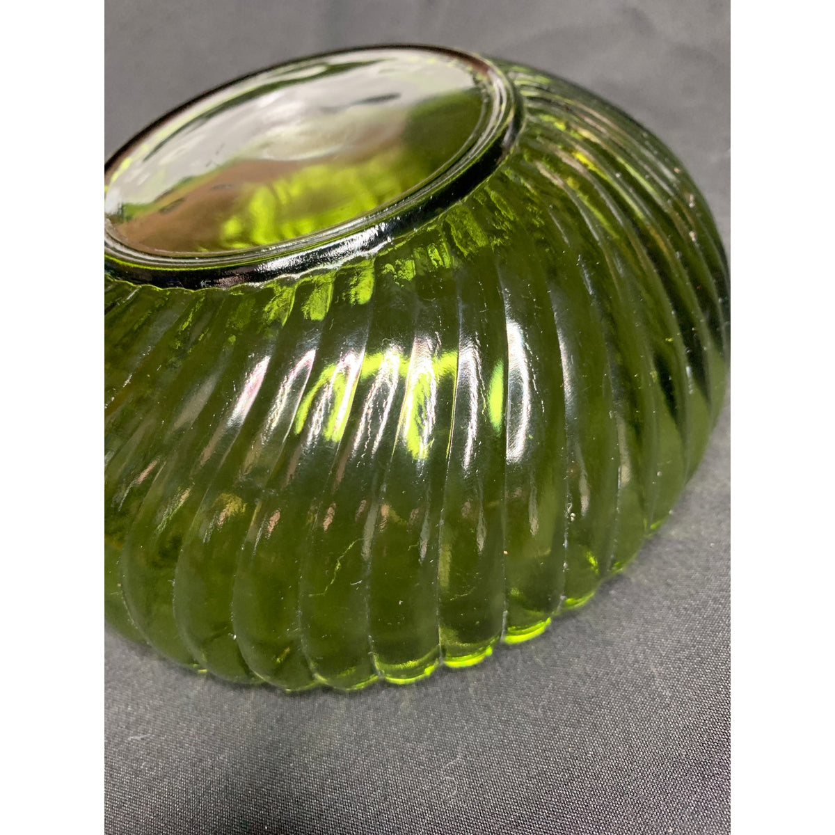 Vintage 1960s E.O. Brody M2000 Green Glass Ribbed Scalloped Bowl USA