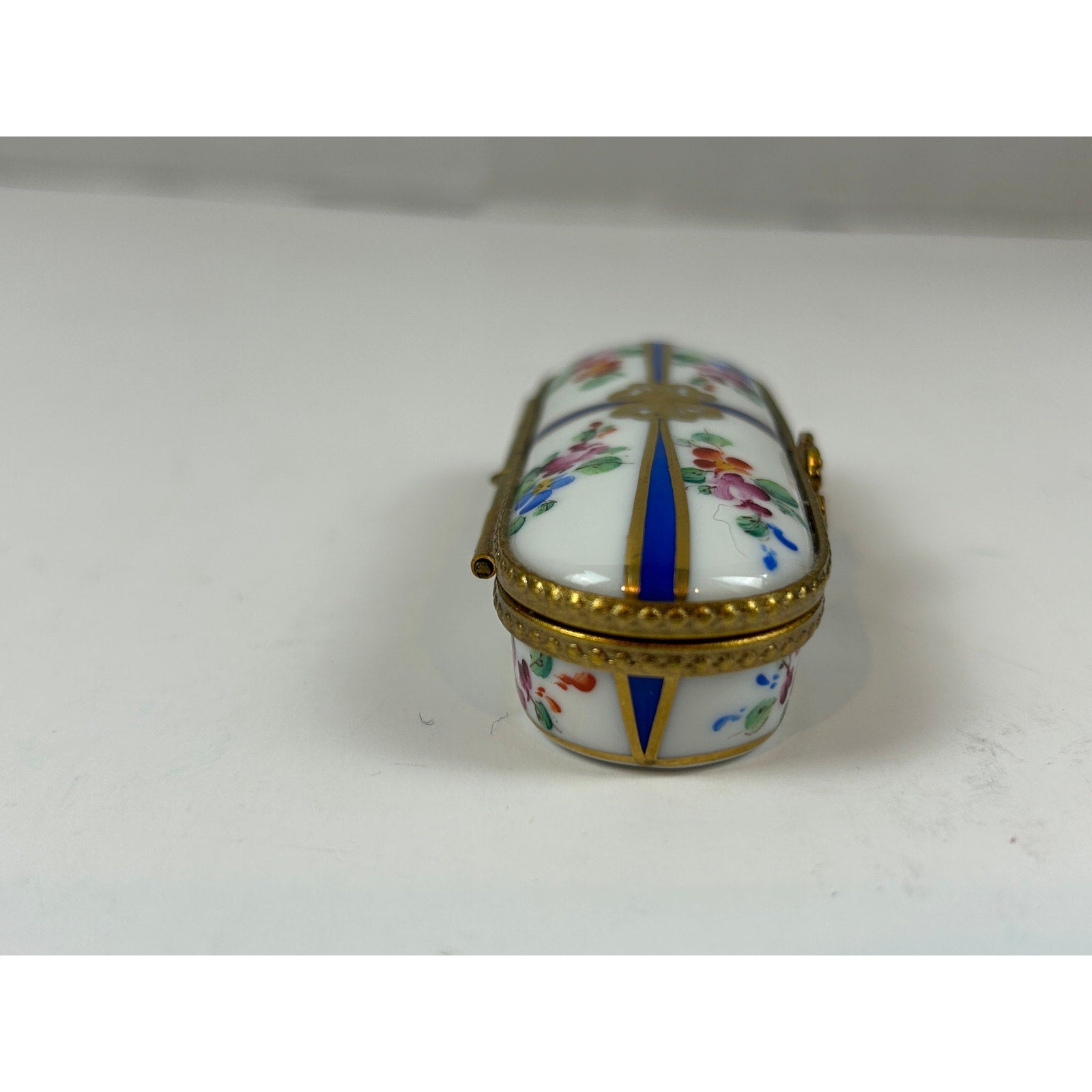 Rochard Limoges France Hand Painted Trinket Box Bow Clasp Floral Gold