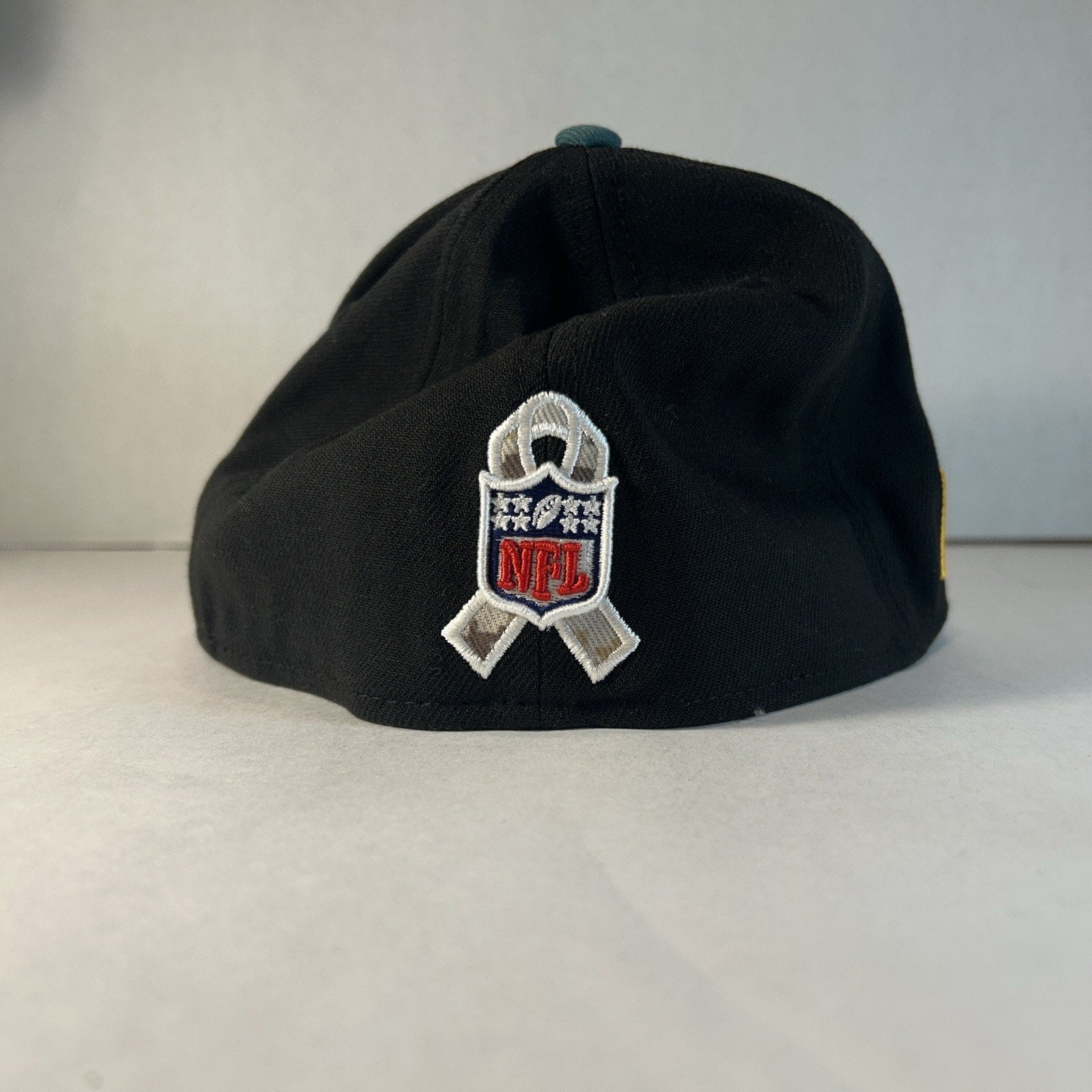 Philadelphia Eagles New Era 39Thirty Fitted "Salute to Service" Hat Large/XLarge