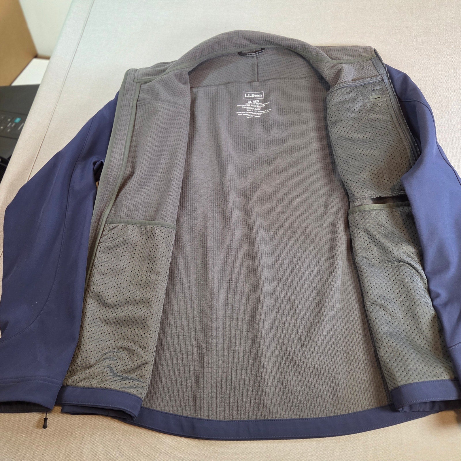 L.L.Bean Softshell Jacket Men’s XL Blue Full Zip Wind Water Resistant