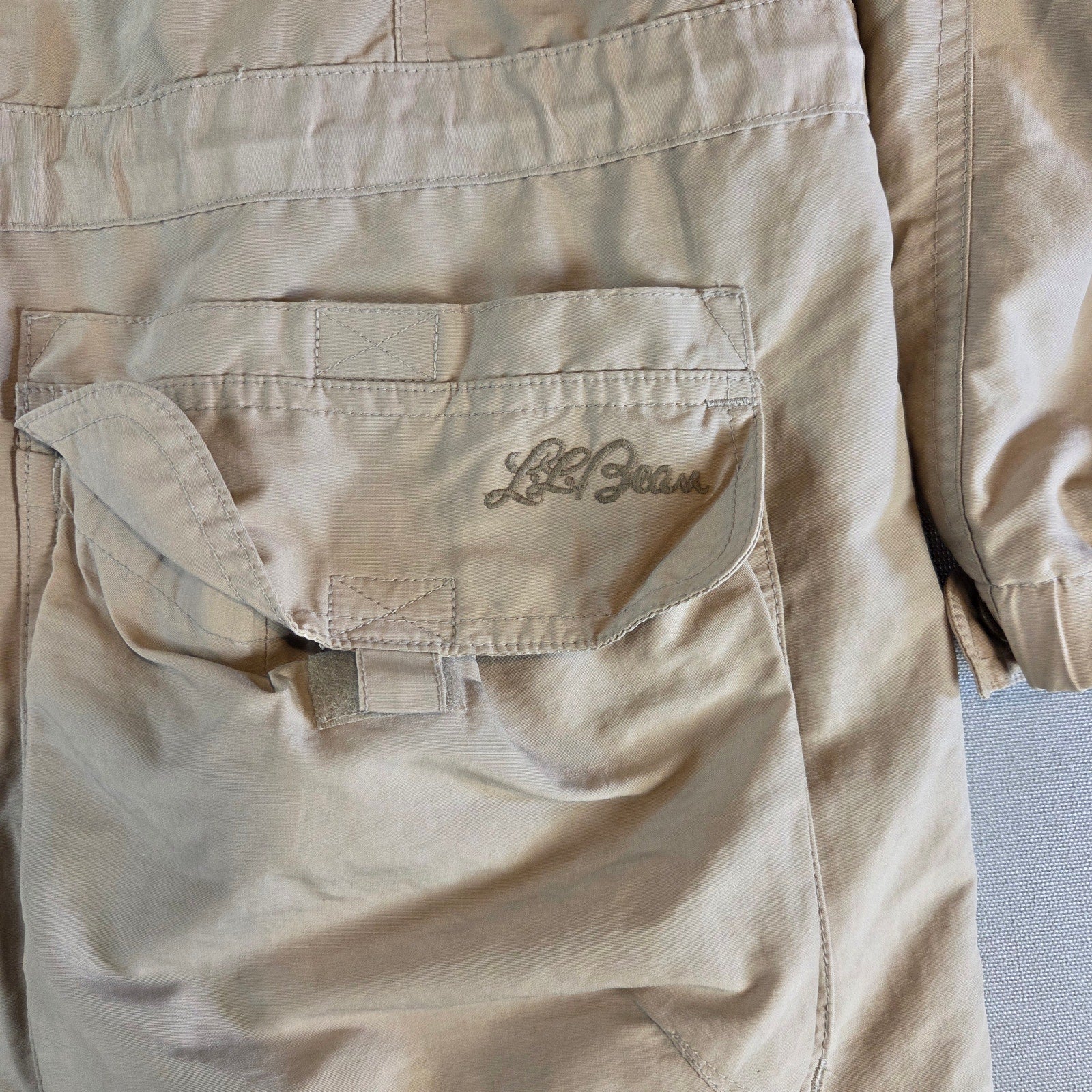 L.L. Bean Women’s Convertible Field Jacket Vest Beige Large Zip Off Sleeves