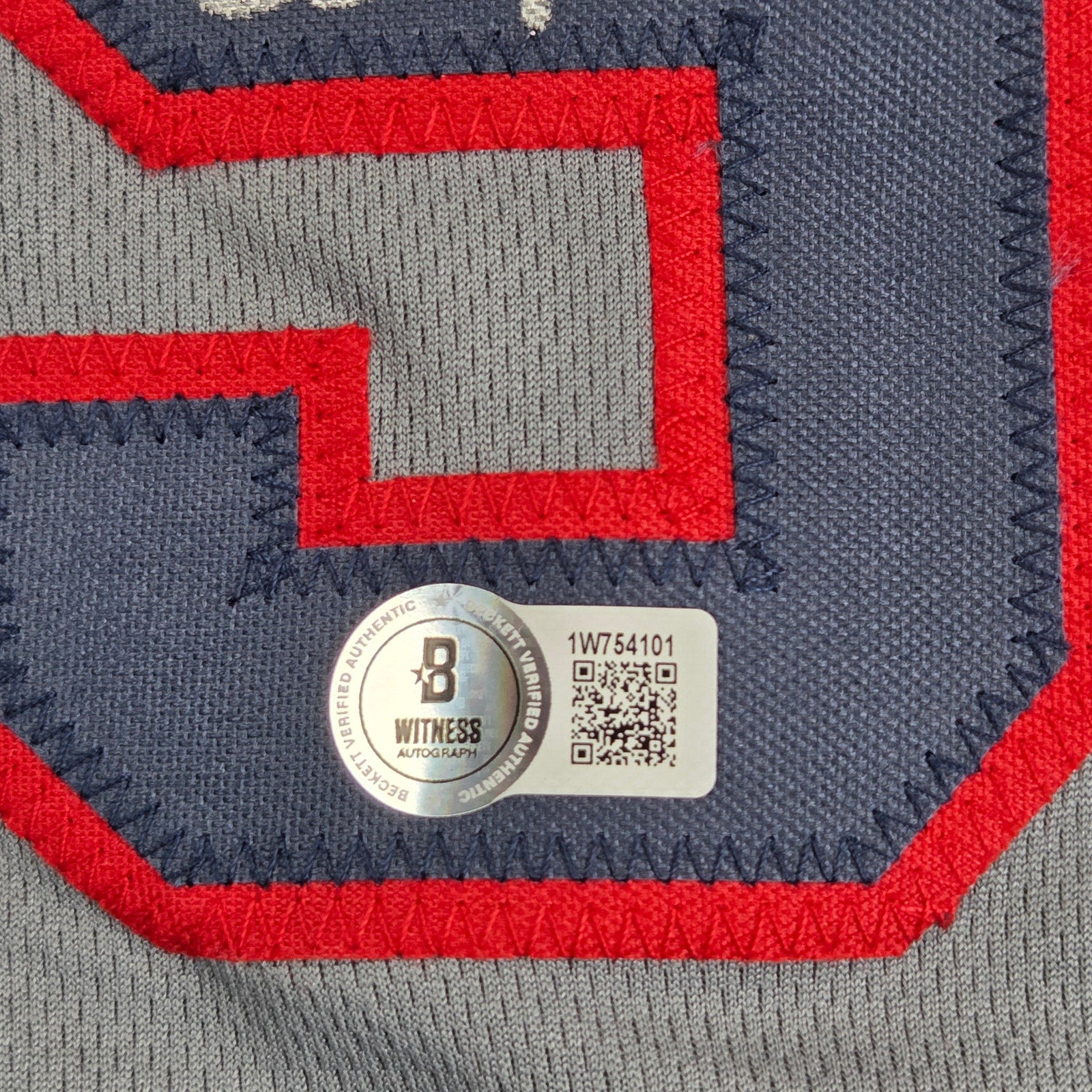Major League Signed Gray Jersey Charlie Sheen Tom Berenger C. Bernsen Beckett