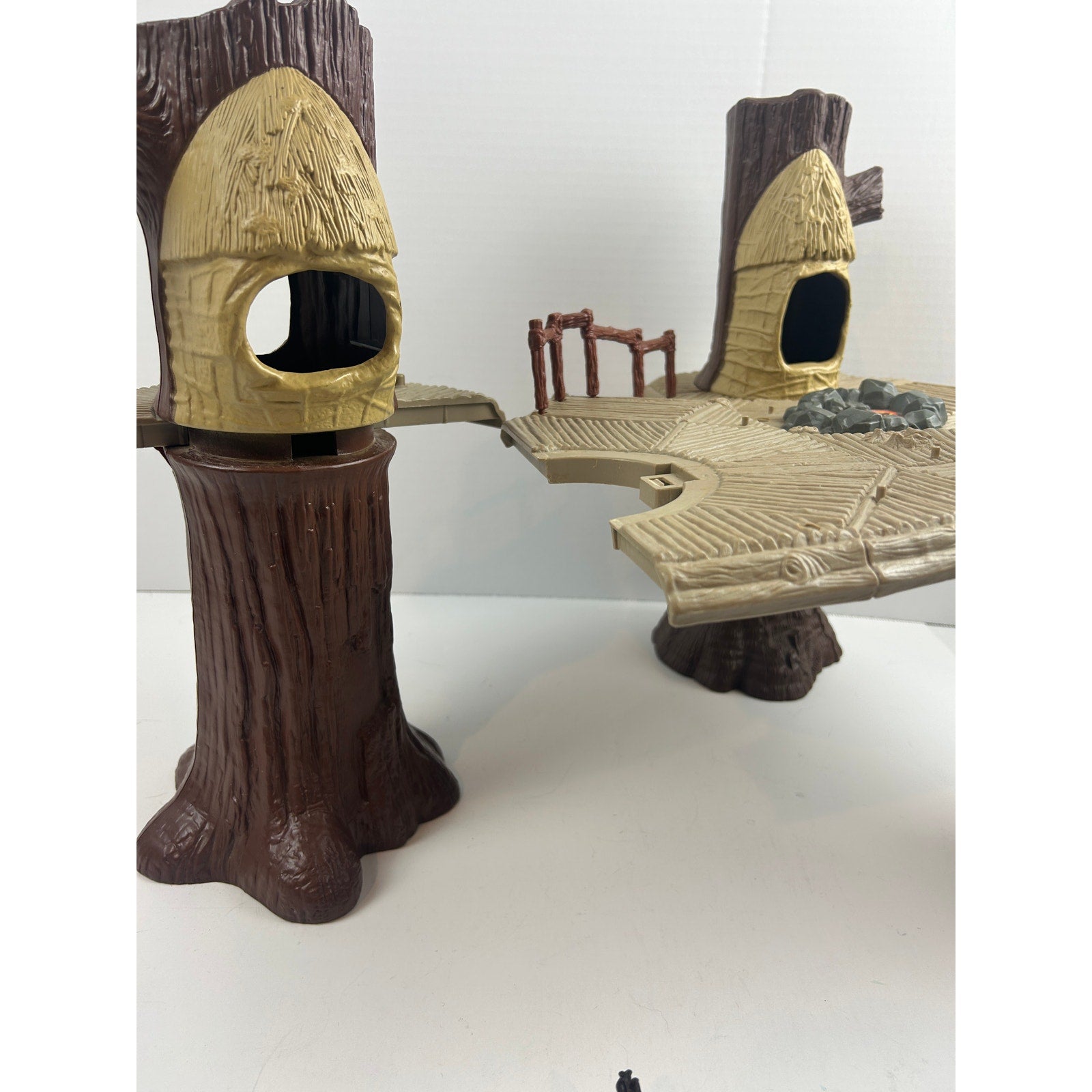 Star Wars Kenner Ewok Village Playset w/ 7 Ewok Figures & Accessories 1983