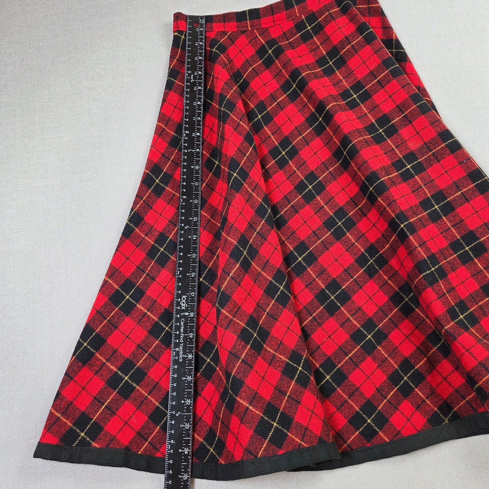 Vintage Red Black Plaid Circle Skirt Tartan A Line Wool Blend 25 In Hook Closure