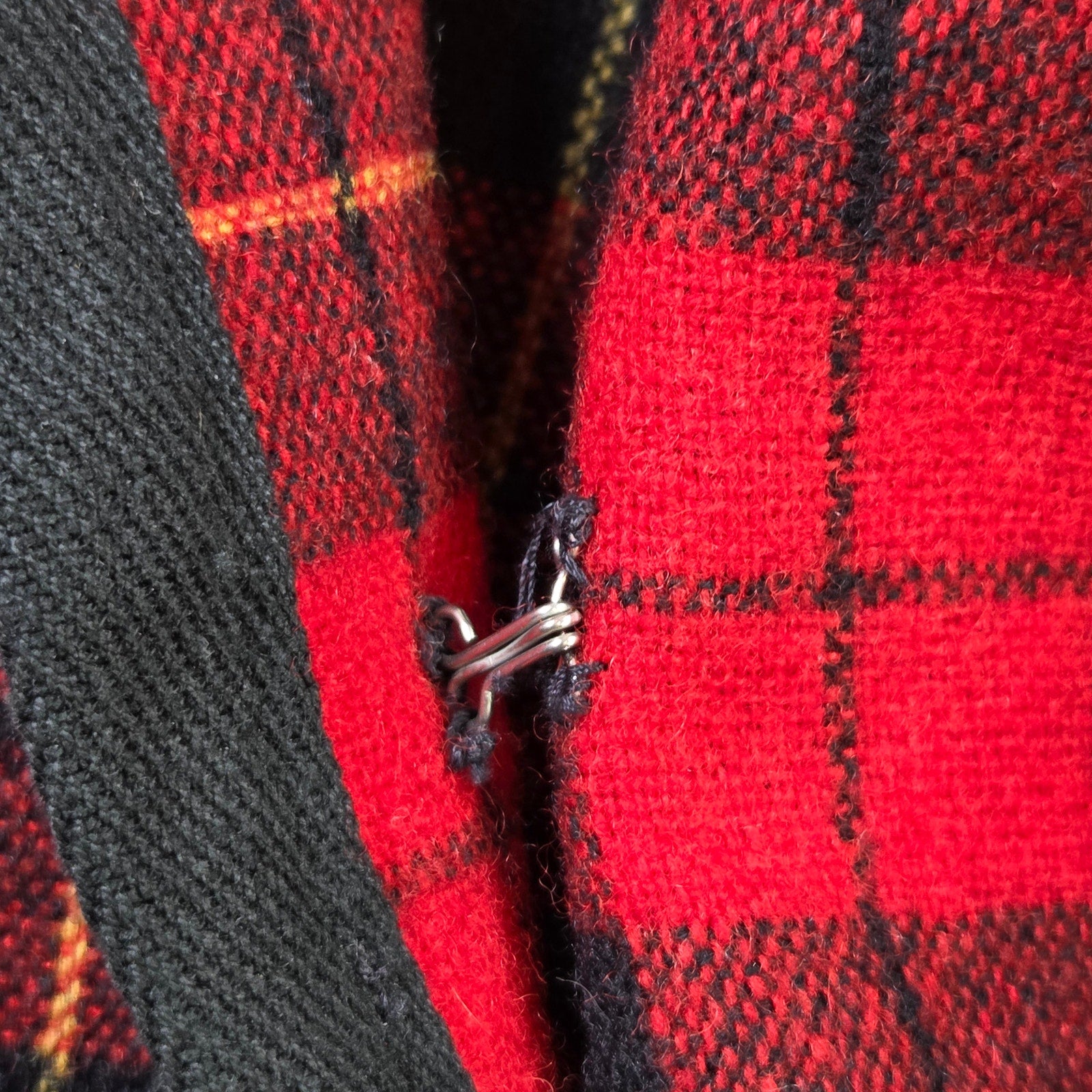 Vintage Red Black Plaid Circle Skirt Tartan A Line Wool Blend 25 In Hook Closure