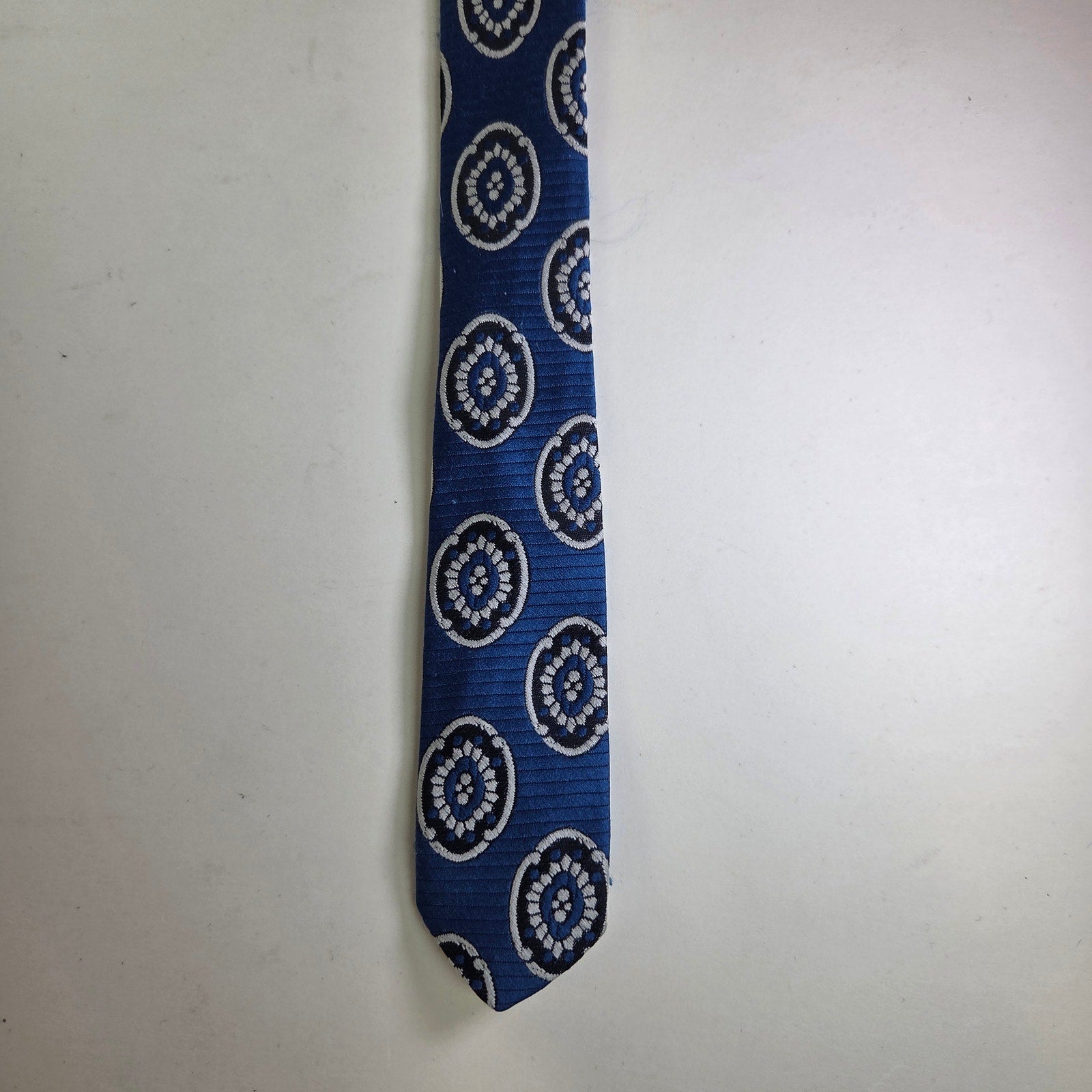 Vintage Dayton’s Blue Medallion Tie 4.25" Wide Polyester Retro Classic