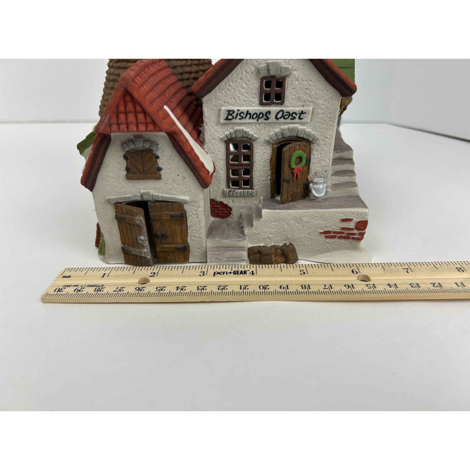 Department 56 Dickens Village Bishops Oast House Lighted Building with Box