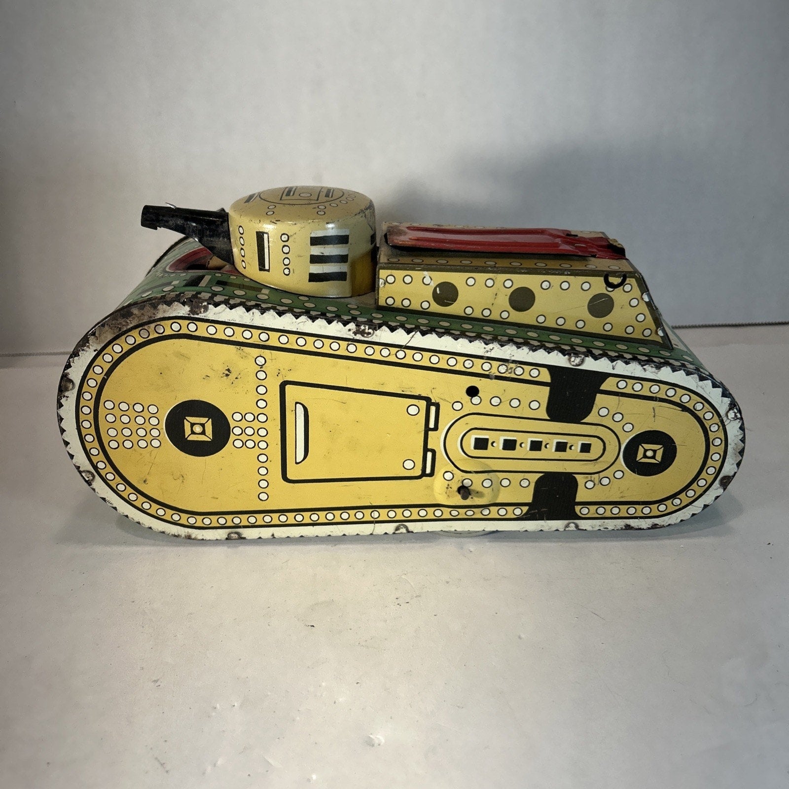 Vintage Marx Tin Litho Wind Up Doughboy Tank c.1930's Rare With Sparks