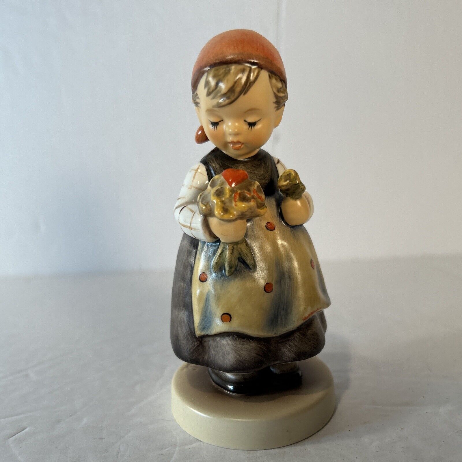 MI Hummel Heart of Hummel Set of 4 LE Figurines + Tin COA #0697/5000
