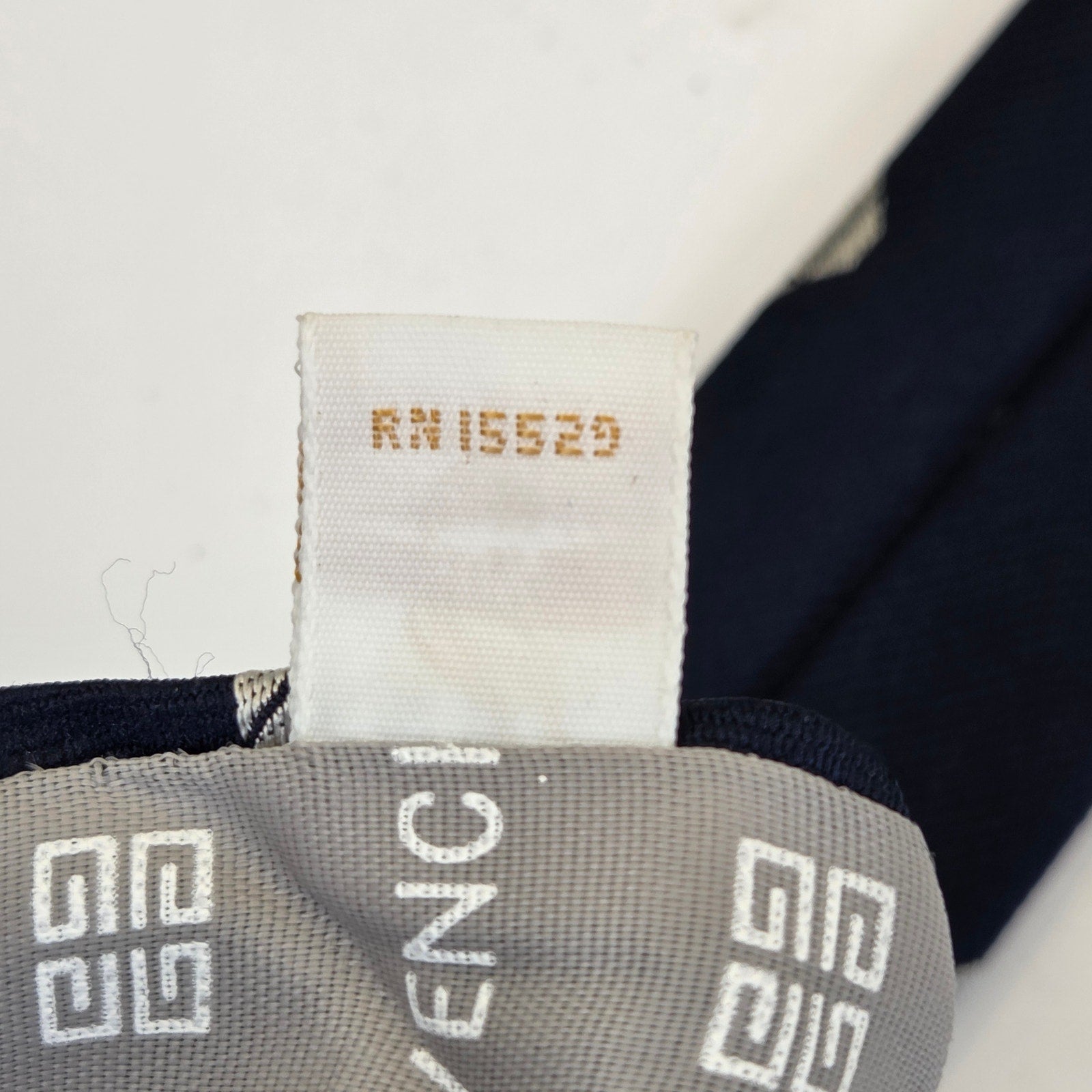 Vintage Givenchy Gentlemen Paris Silk Blend Medallion Necktie Navy 56 x 3.25