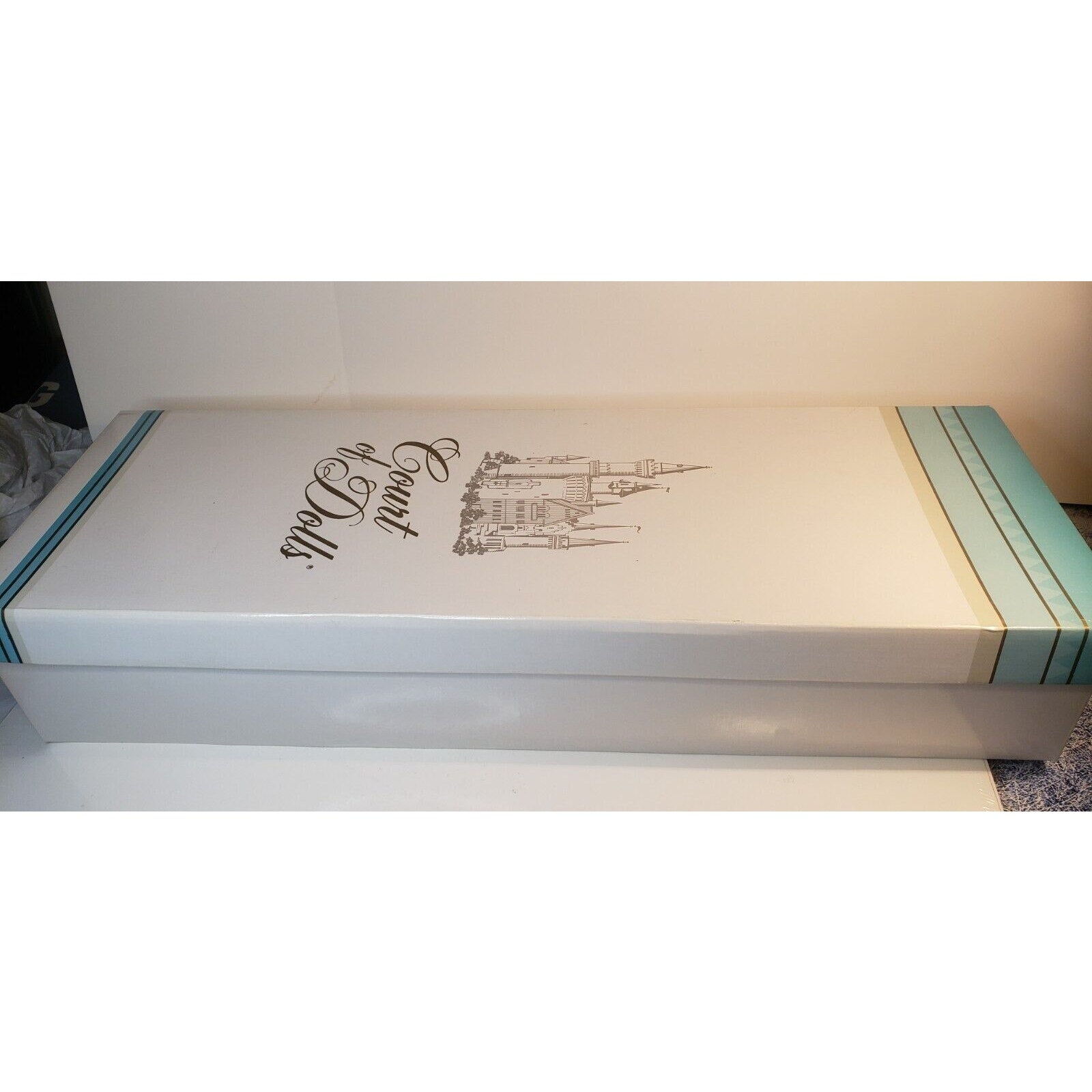 Court of Dolls 24" Porcelain Dolls Elizabeth & Betsy LE #902/5000 w/COA & Box