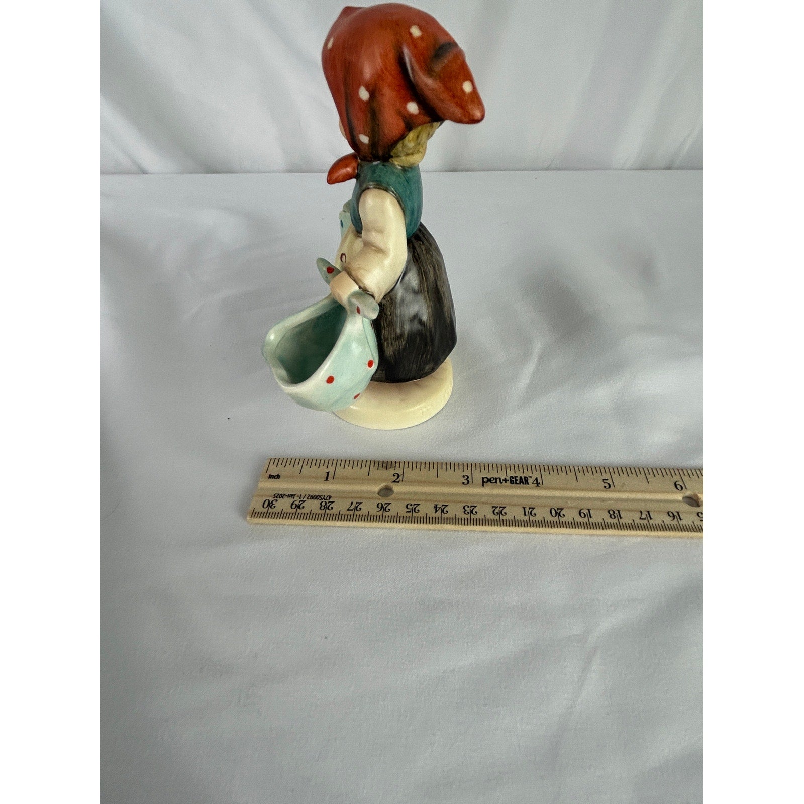 Goebel Hummel Mother’s Darling Markt Christel Double Basket Figurine
