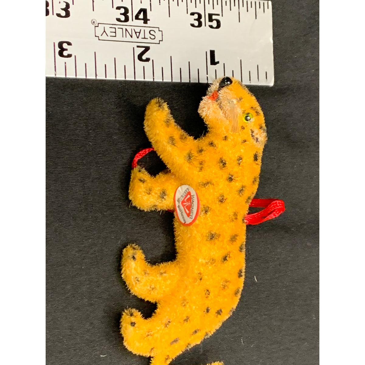 Wagner Handwork flocked leopard miniature, West Germany, 1983–1990.