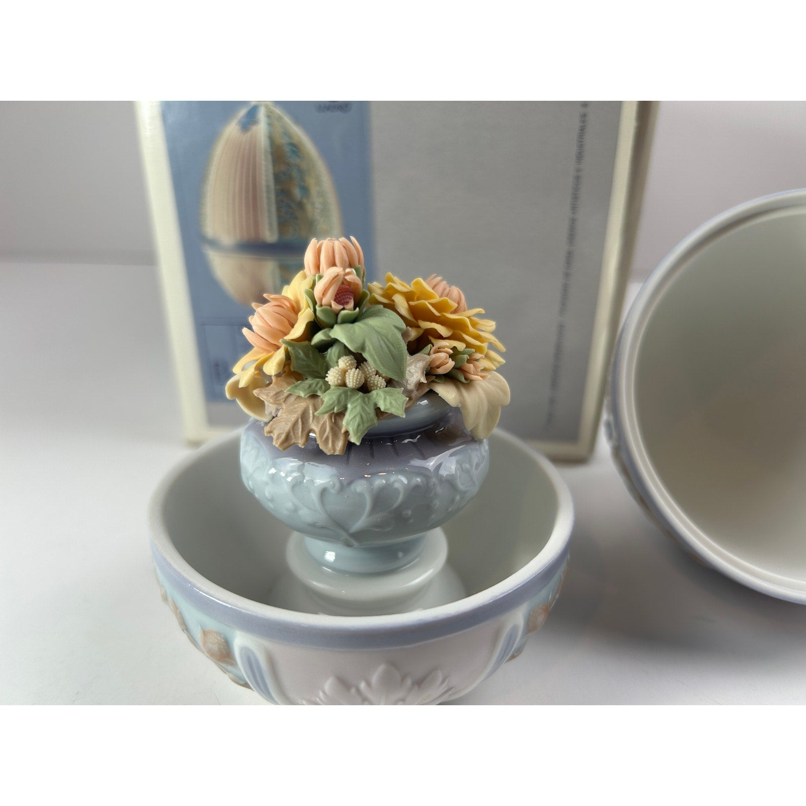 Lladró 06294 Fall Egg Porcelain Four Seasons Surprise Retired 2001 w/ Box