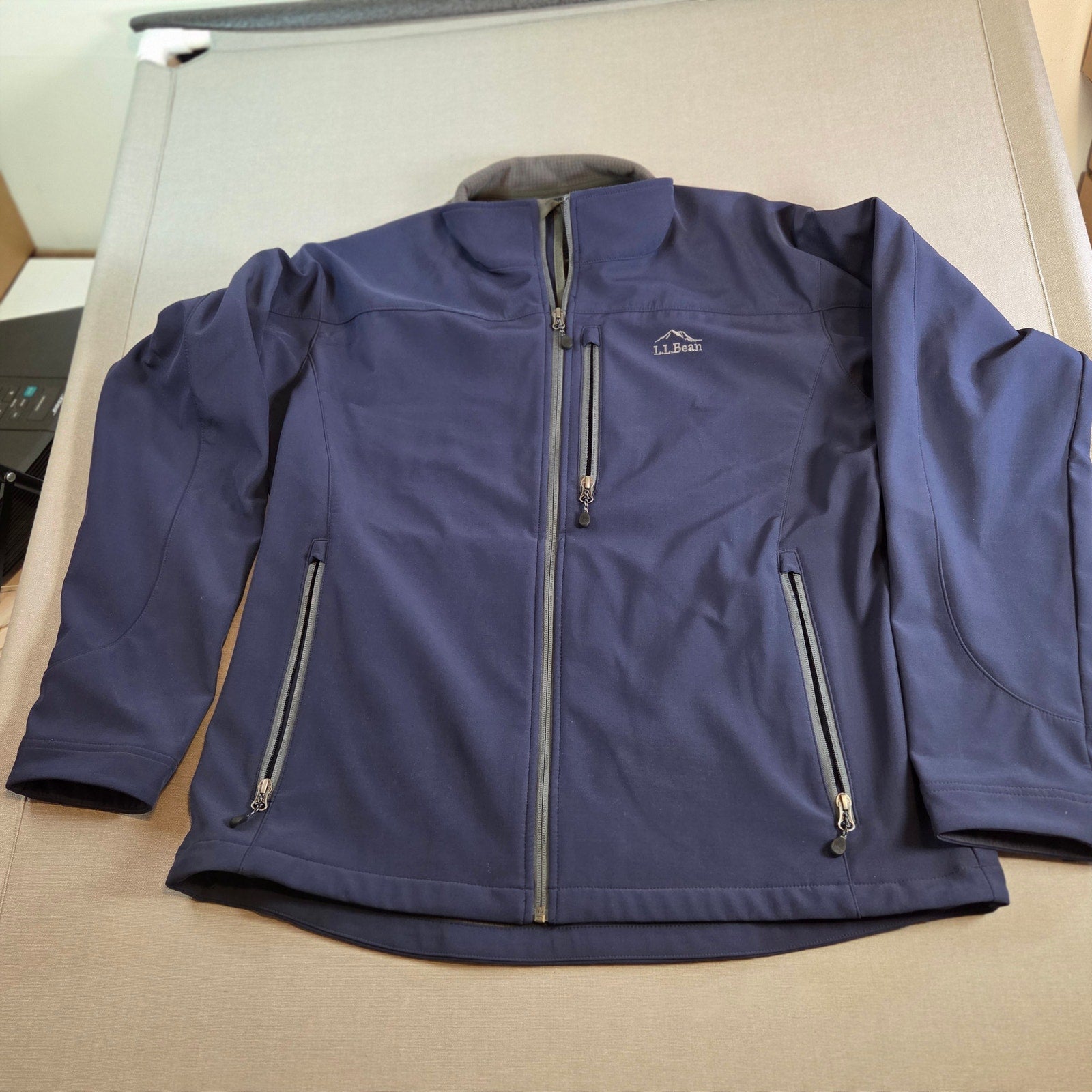 L.L.Bean Softshell Jacket Men’s XL Blue Full Zip Wind Water Resistant