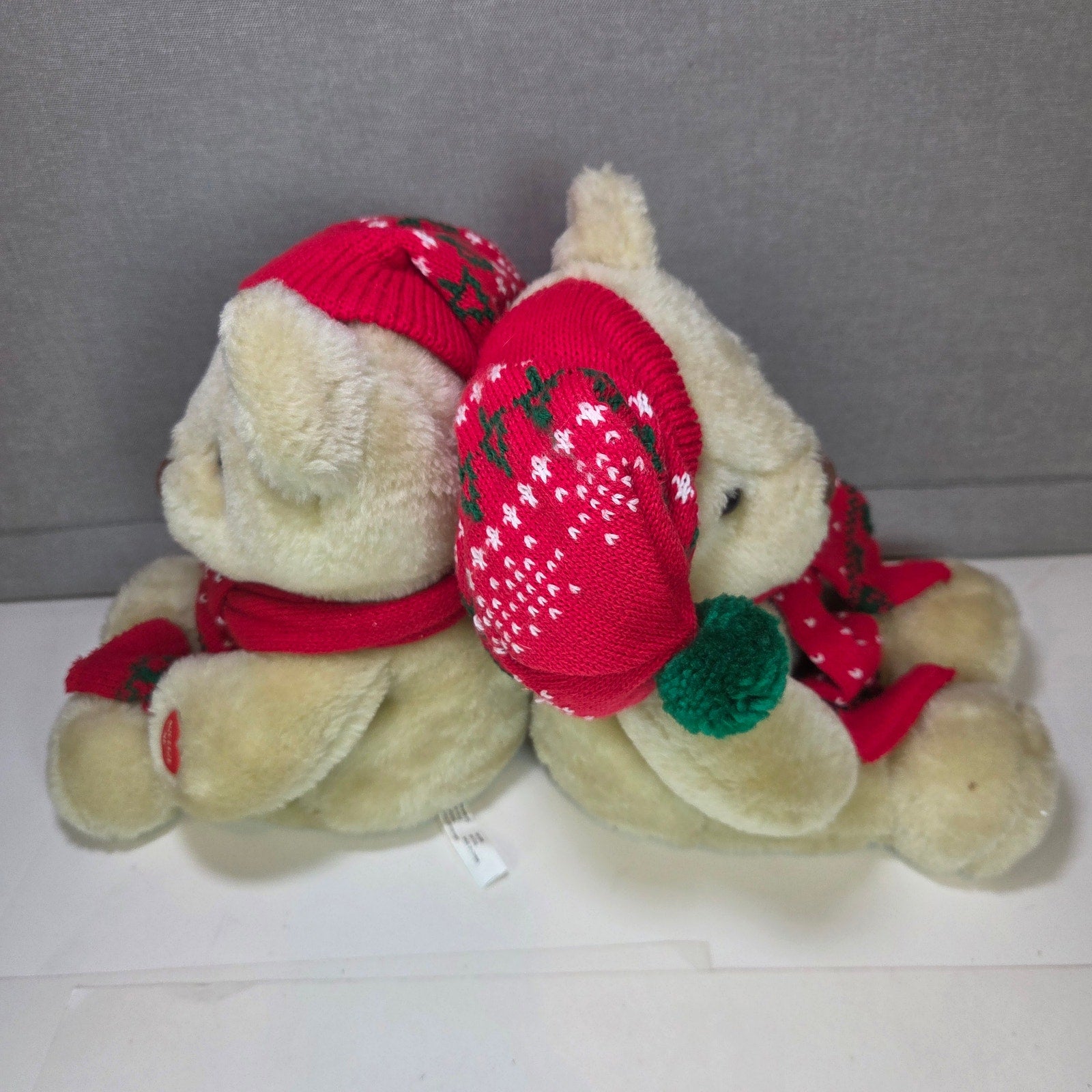 Pair of Christmas Animated Plush Bears Red Hat Scarf Holiday Stuffed Animals,n ;plkpl;