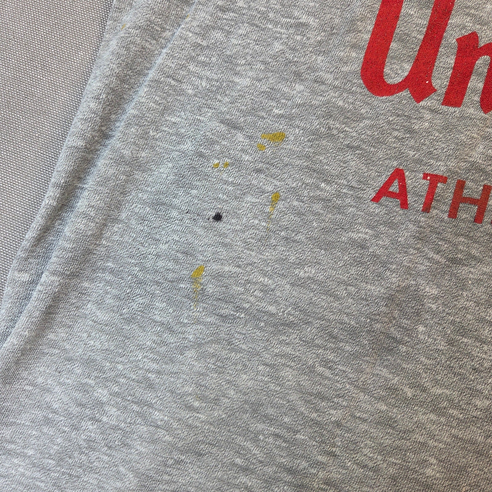Schmidt Beer University 1981 Vintage Medallion USA T Shirt Medium Paint