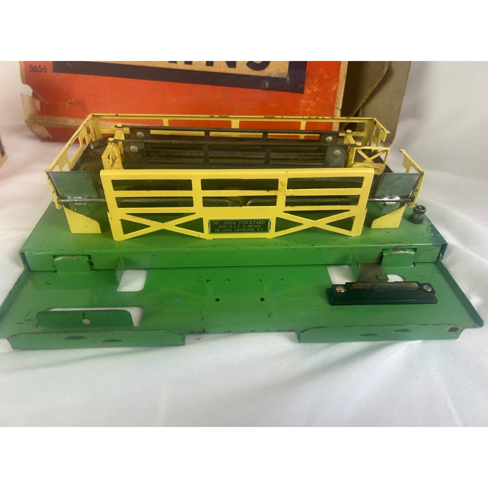 Vintage Lionel 3656 Stockyard Cattle Car Set w Ramp Cows Box Lot