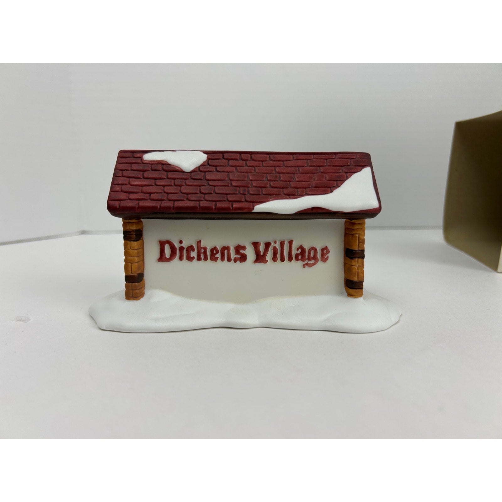 Department 56 One Horse Open Sleigh Covered Wooden Bridge Minuteman lot