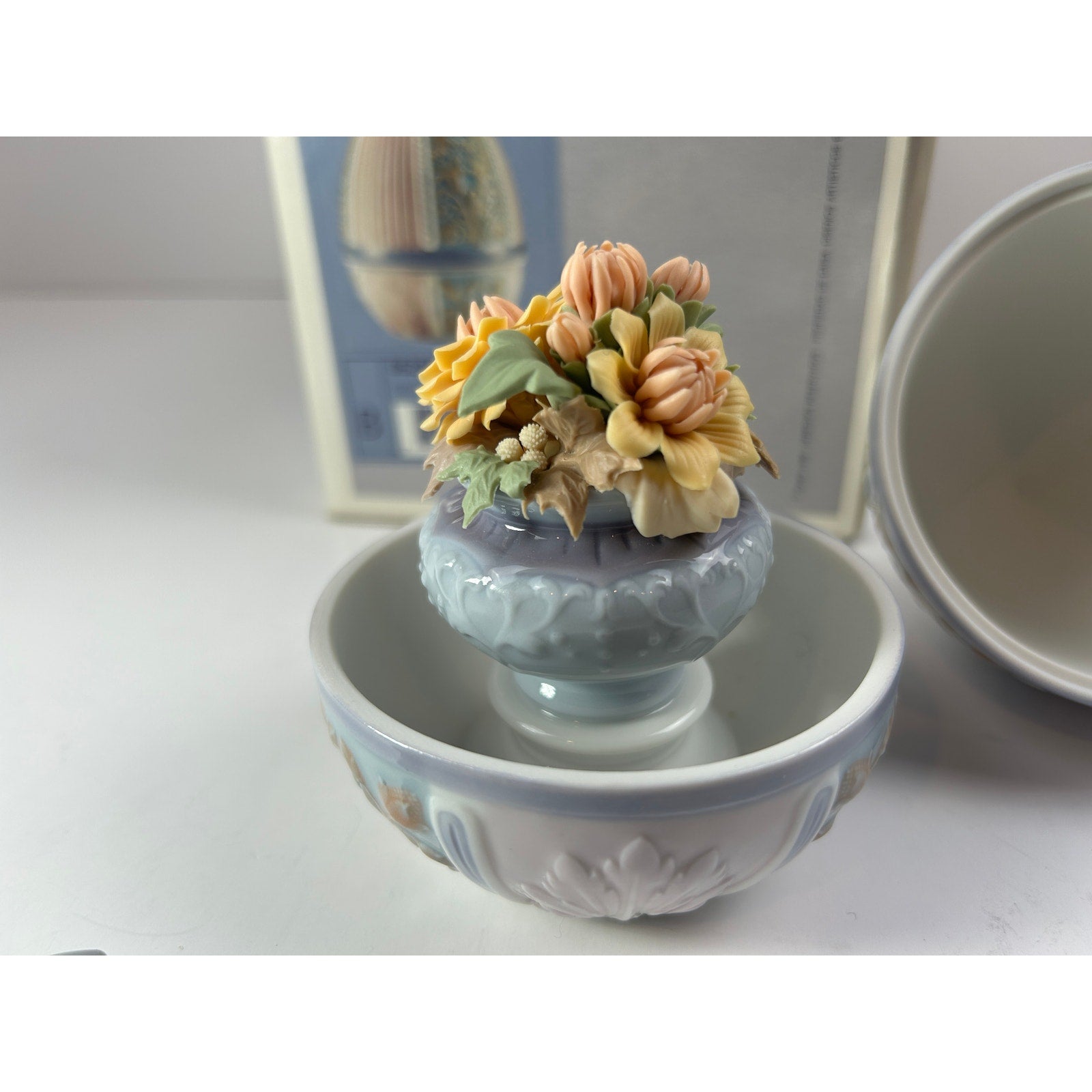 Lladró 06294 Fall Egg Porcelain Four Seasons Surprise Retired 2001 w/ Box