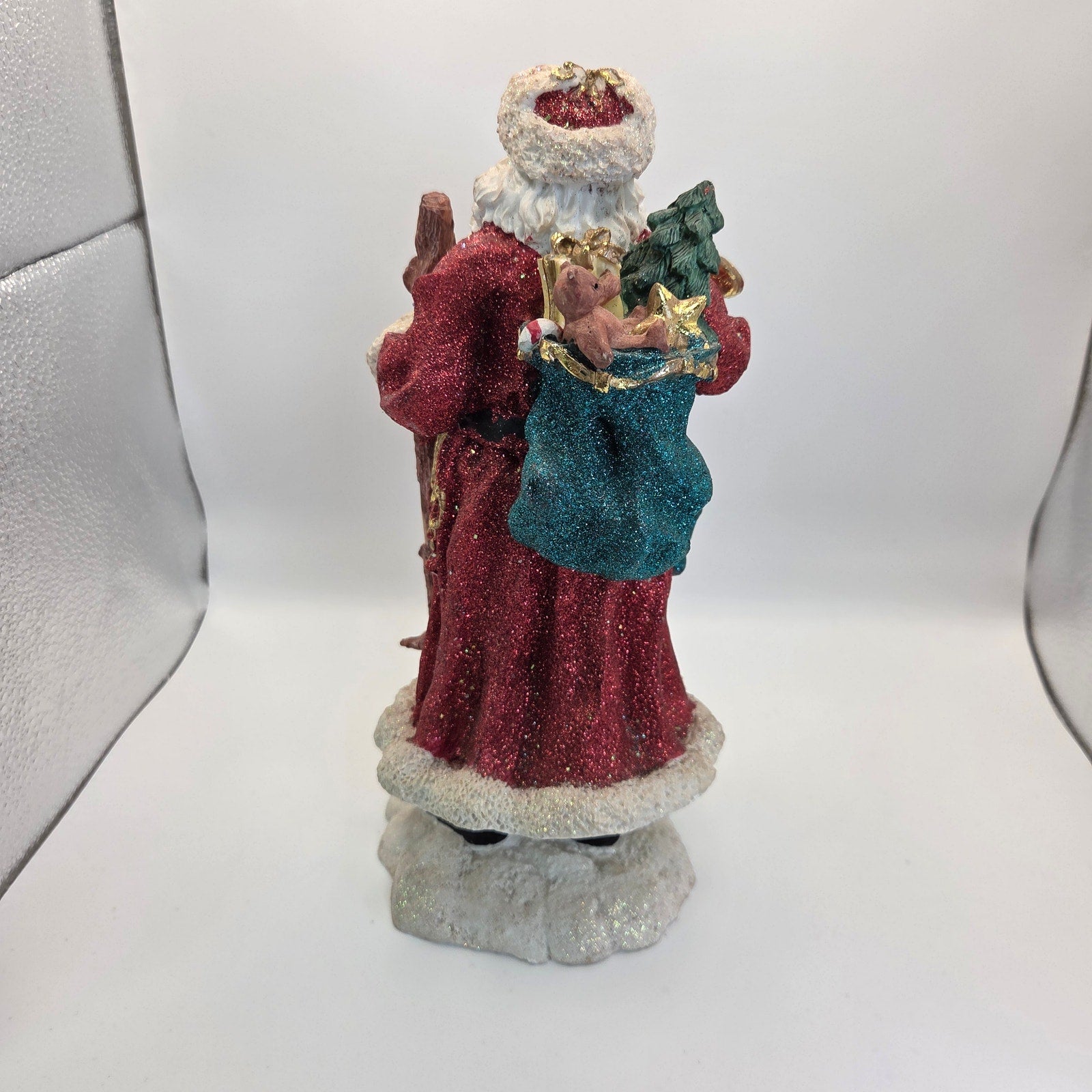 Lot of 4 Santa Claus Figurines – Resin Christmas Holiday Décor