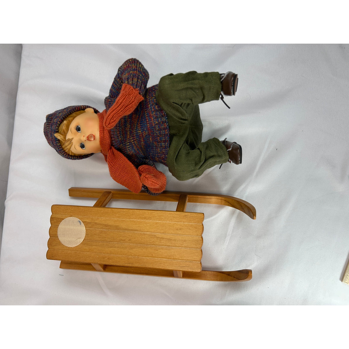 M.I. Hummel Goebel #960 Ride Into Christmas Doll Sled Box 11" Vintage Tree READ