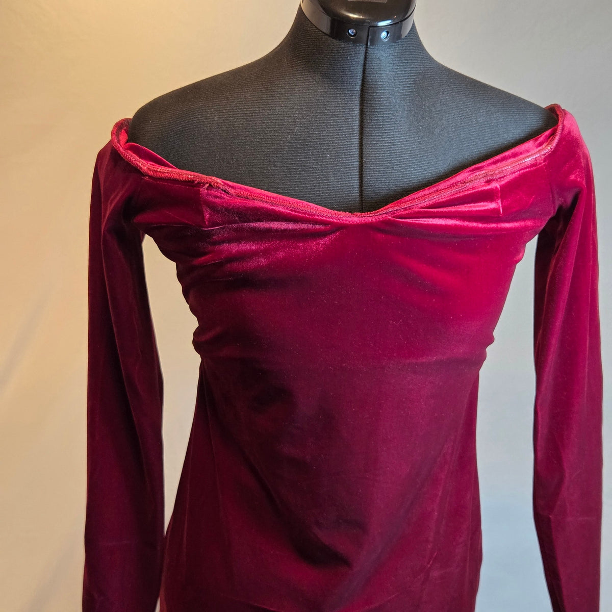 Club L London Compliment Berry Velvet Bardot Midi Dress US 8 UK 12 NWT