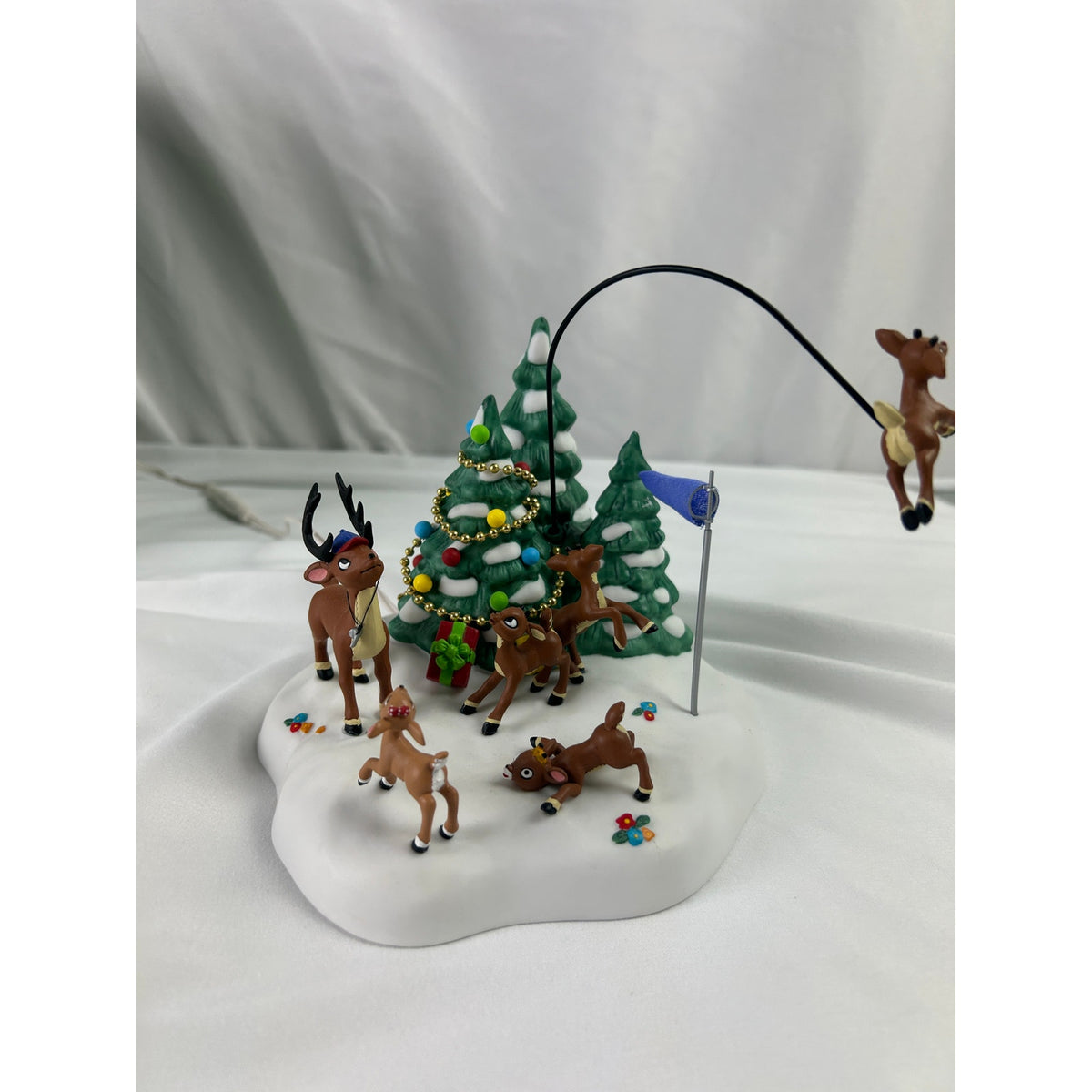 Dept 56 Reindeer Games Rudolph Flies Lands 56853 North Pole Animated 2004 tested