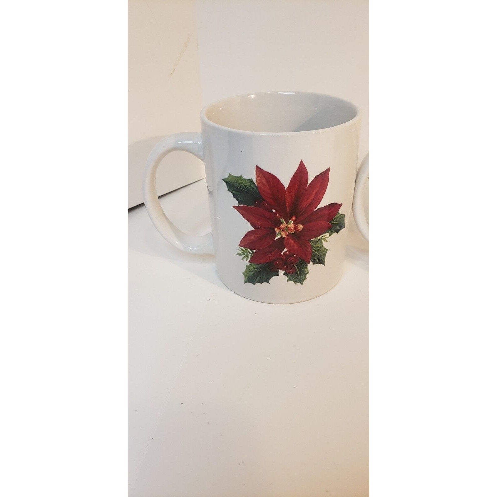 Set of 4 Poinsettia Coffee Mugs Holiday Christmas Floral White Red Green