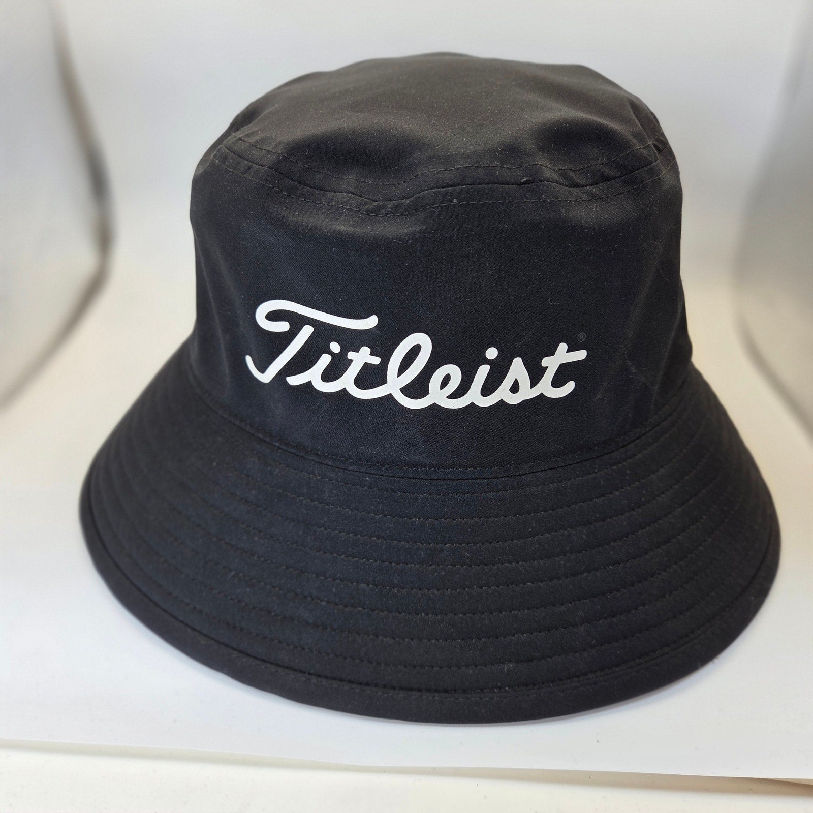 Titleist StaDry Waterproof Golf Bucket Hat Black L/XL Rain Sun Cap Logo