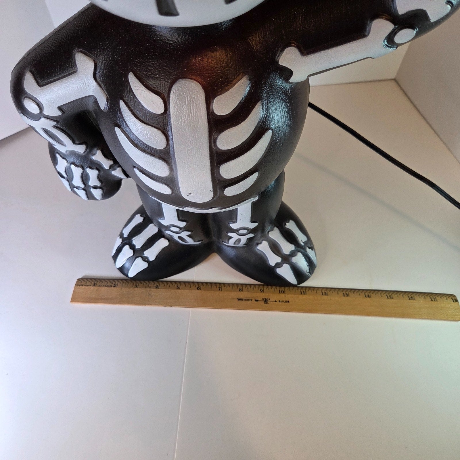 Skeleton Halloween Light-Up Decoration 24.5" Indoor Plug-In 2022 – READ