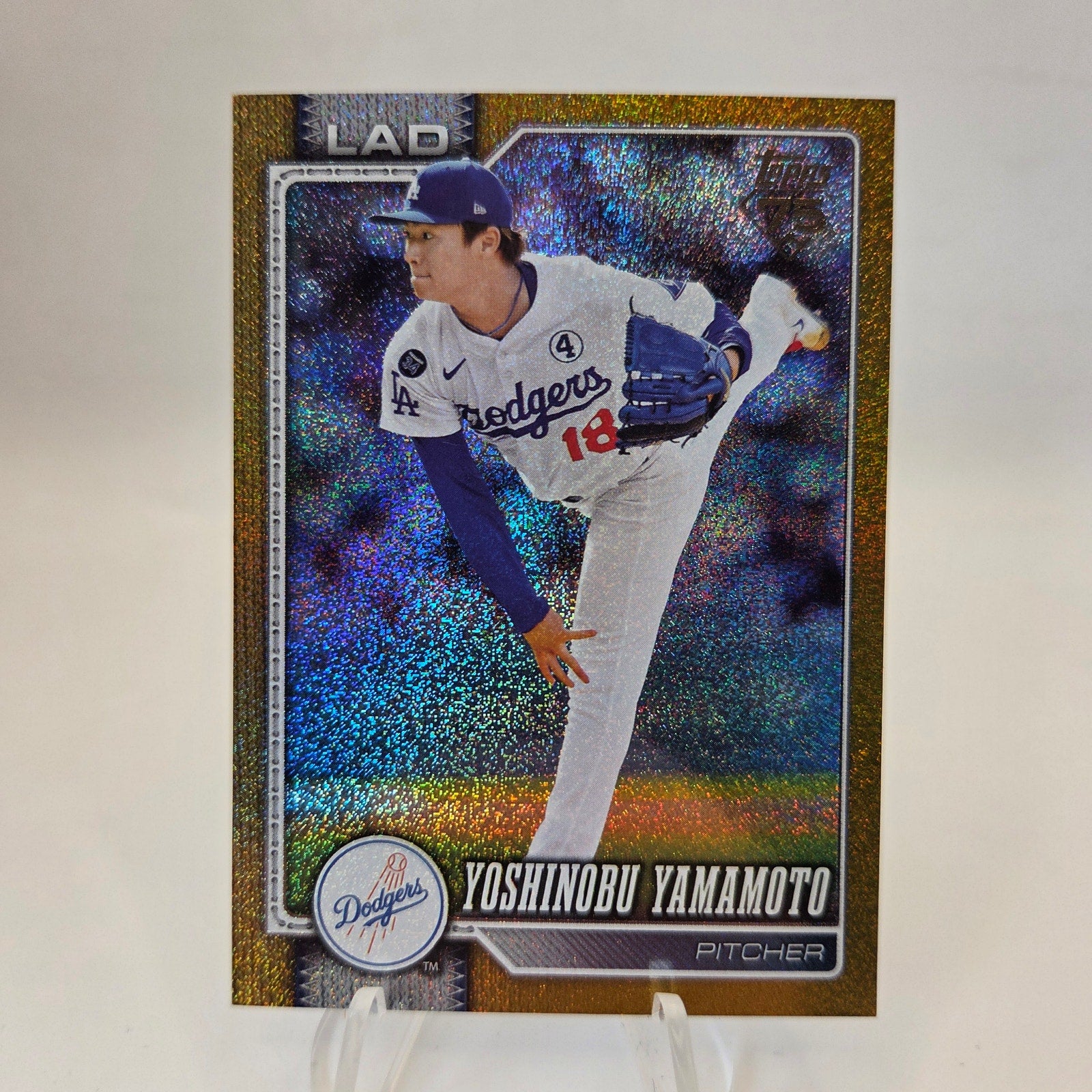 2026 Topps Series 1 Yoshinobu Yamamoto Gold Shimmer 75th Anniversary /50